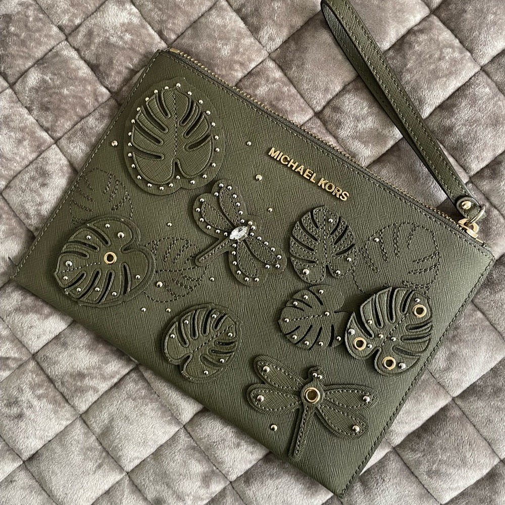 HOST PICK ✨ Michael Kors Dragonfly Palm/Monstera Wristlet ✨